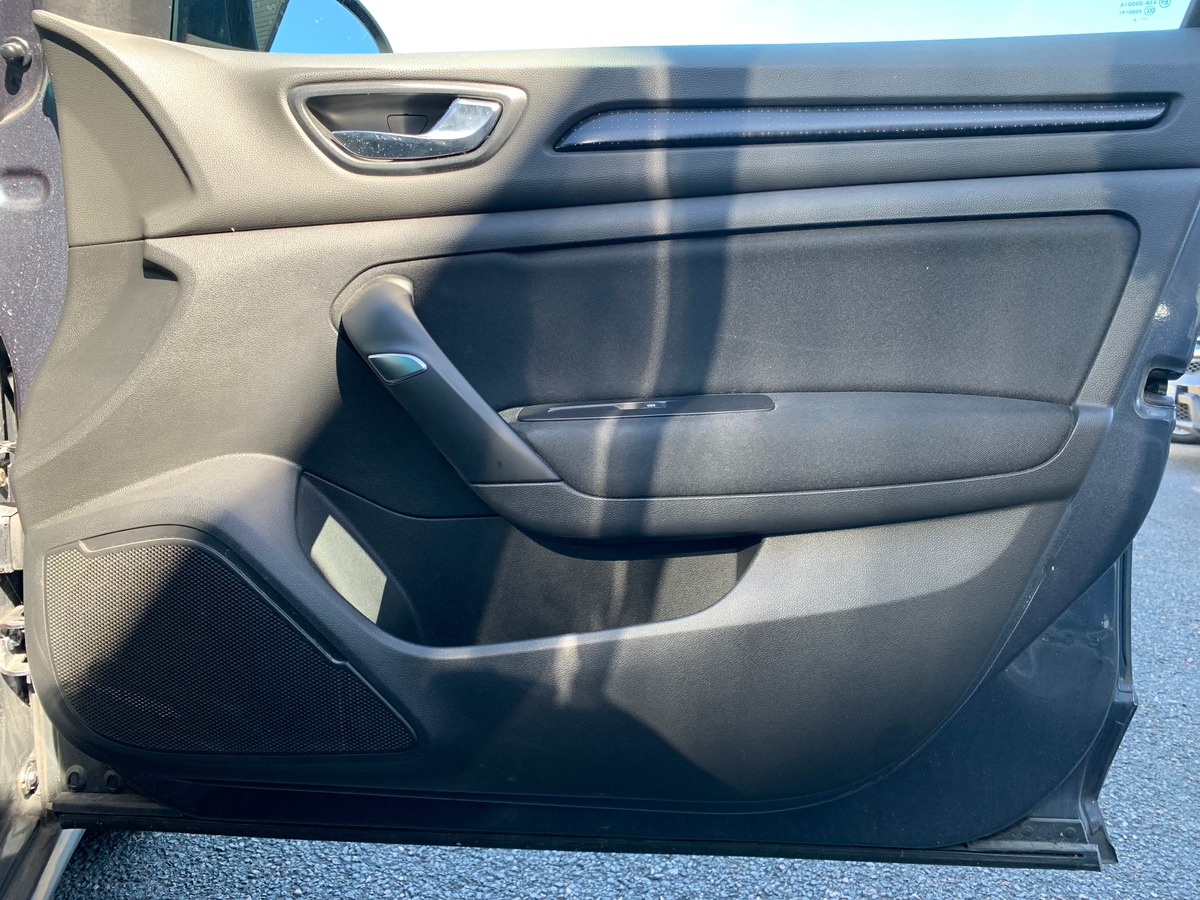 RENAULT Megane IV 110 ch | Business | Régulateur de vitesse | GPS | Boite automatique | Roue secours
