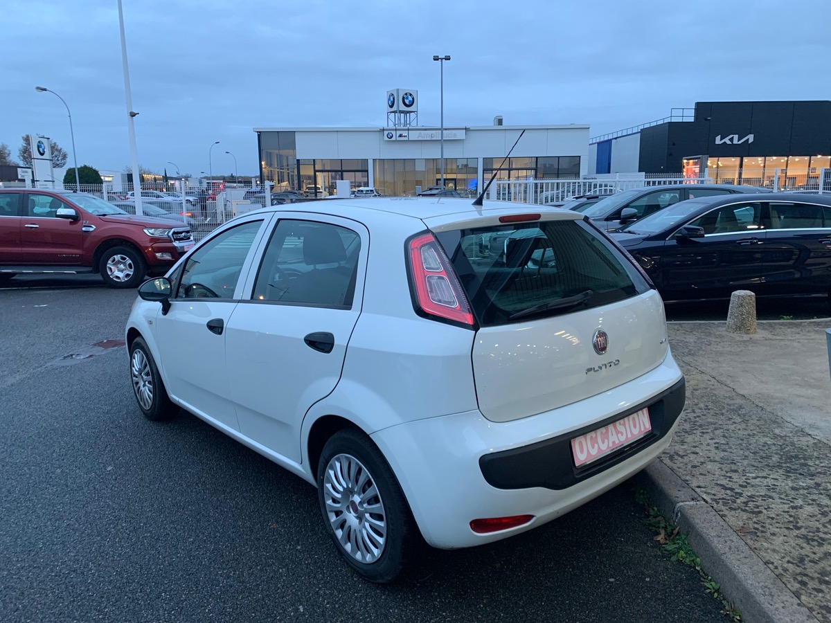 Fiat Punto 69 ch | Radio CD MP3 | Vitres avant électriques | Airbags | ABS | Commandes Radio volant