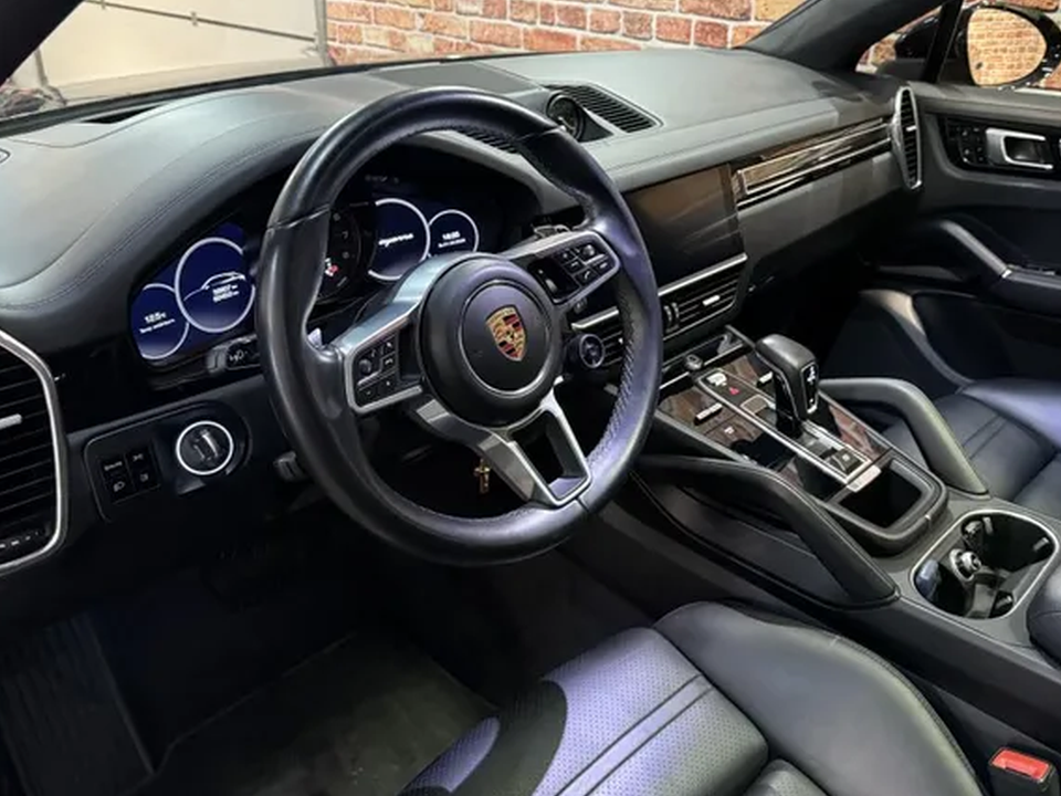 Porsche Cayenne Coupé 3.0 V6 E-HYBRID 462cv