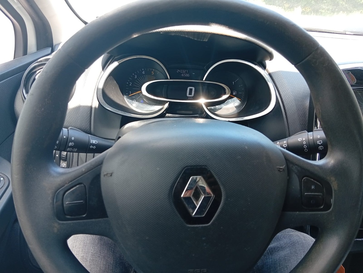 RENAULT Clio Sté 1.5 dCi 75ch Air MédiaNav eco² 90g / DISTRIBUTION NEUVE / TVA RECUPERABLE