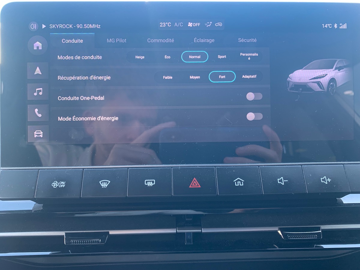 MG MG4 245 | 77 Kwh | Luxury | Apple car Play | Caméra | Siéges chauffants | Régulateur adaptatif