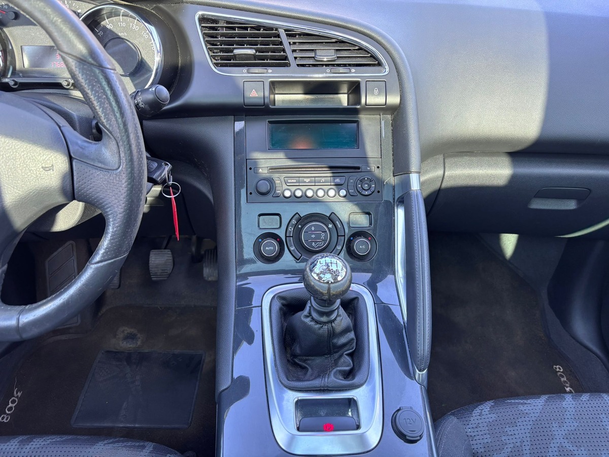 Peugeot 3008 1.6 HDi 110CH Style - Attelage - Révisé - Garantie