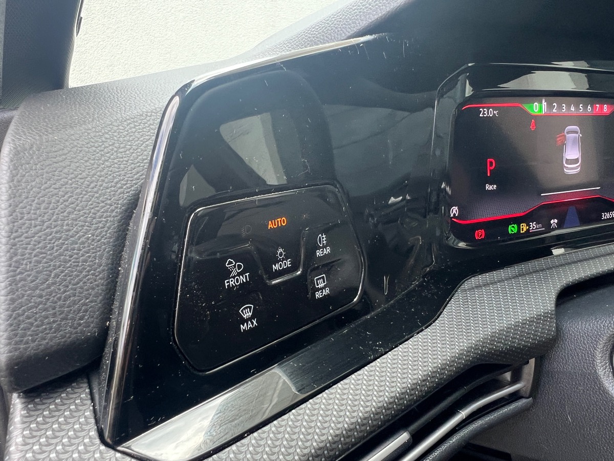 Volkswagen Golf VIII R 2.0 TSI 320 4Motion DSG7