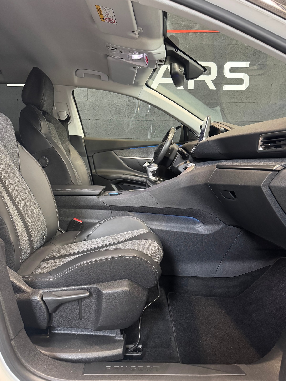 Peugeot 3008 1.5 BLUEHDI 130 BVM6 ALLURE