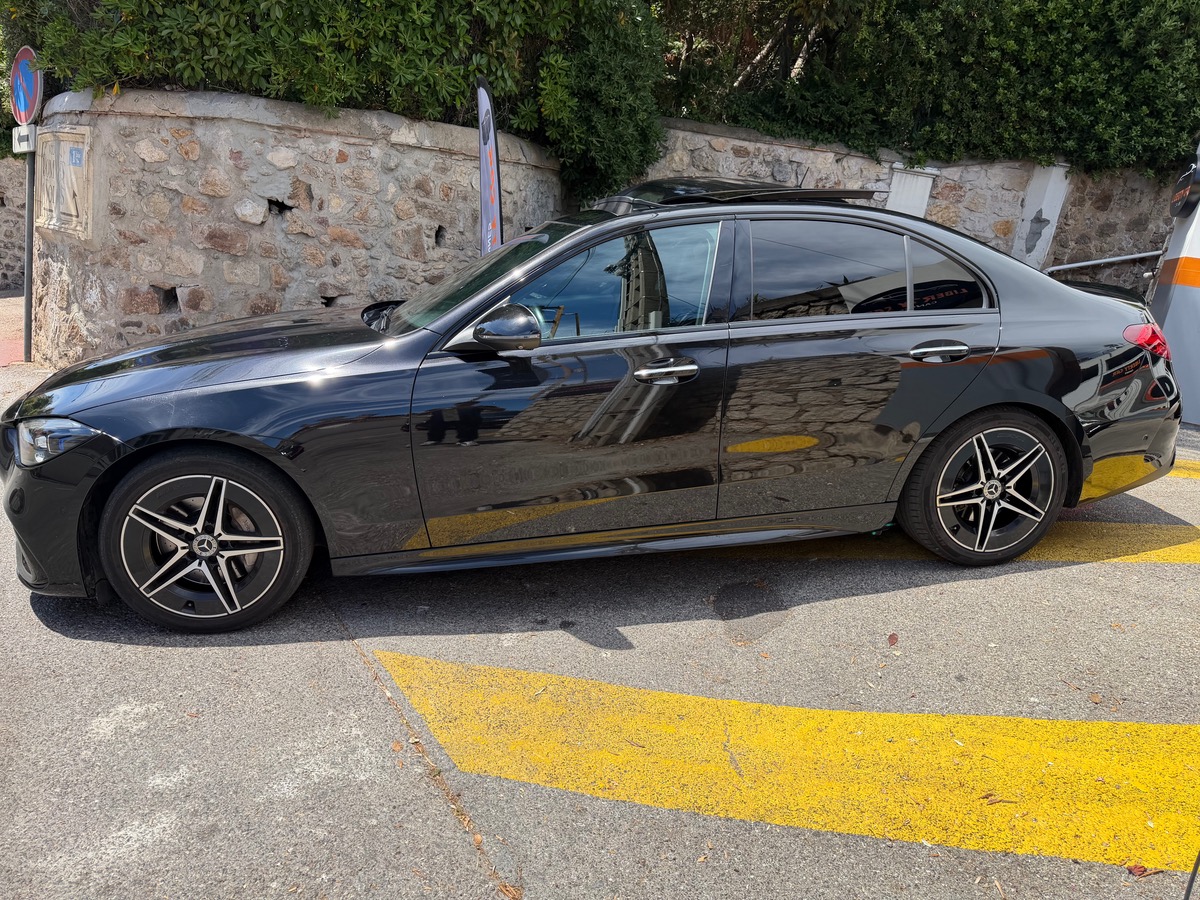 Mercedes Benz Classe C Berline 220 D  2.0 200 CV / AMG LINE / Toit Ouvrant / Caméra 360 ° /Full
