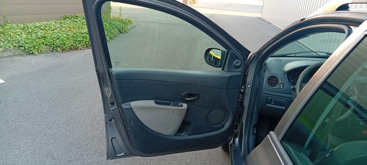 RENAULT Clio 1.5 dci Estate