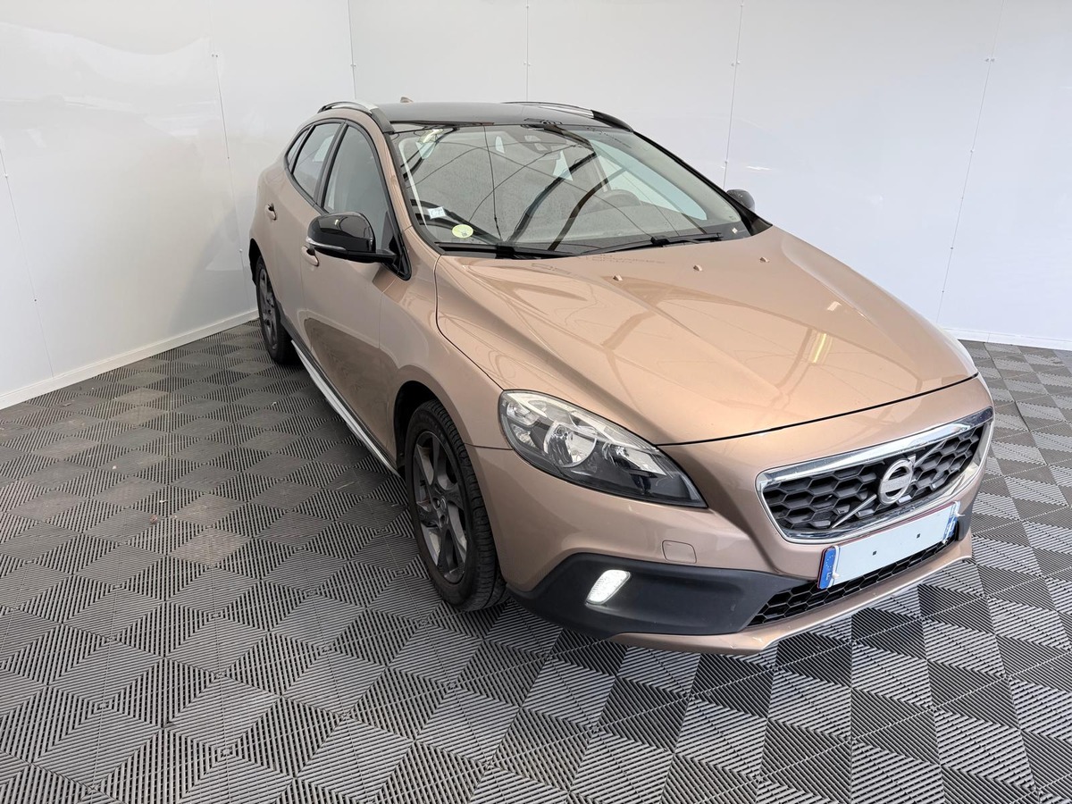 Volvo V40 Cross Country 1.6 D2  115  Momentum Première main