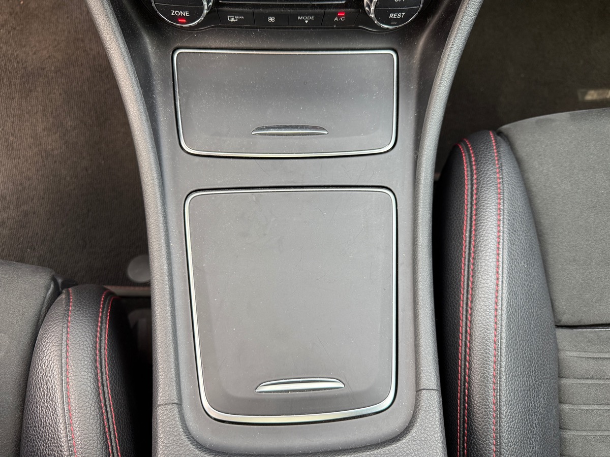 Mercedes-Benz GLA Phase 2 200 1.6 i 7G-DCT 156 cv FASCINATION AMG, Suivi Complet Mercedes,