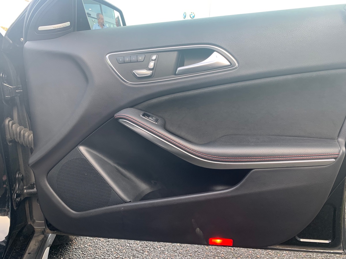 Mercedes-Benz GLA 177 | FASCINATION | Toit Panoramique NEUF | Caméra Recul | Attelage | 4MATIC