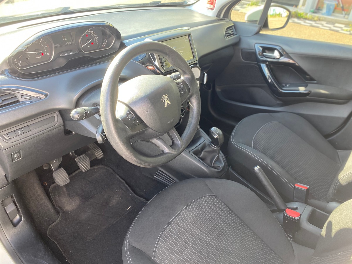 Peugeot 208 1.6 hdi 100 cv - IDEAL JEUNE PERMIS - RIEN A PREVOIR - REGULATEUR