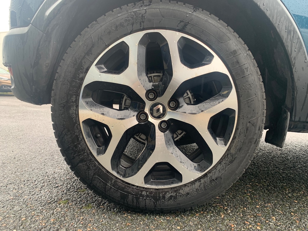 RENAULT Captur 90 ch | Intens | Pack City Plus | Roue secours galette | GPS | Système accès sans clé