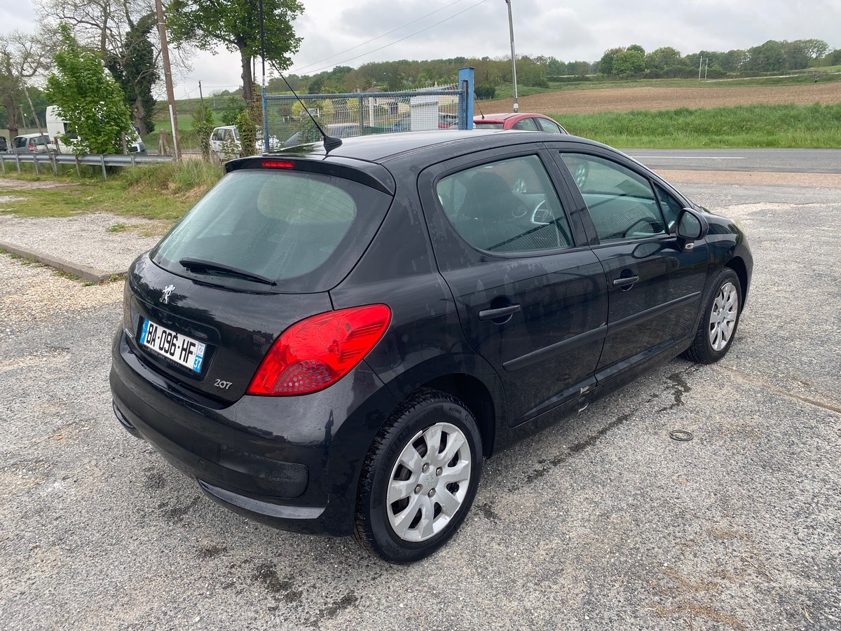 Peugeot 207 1.4 hdi 70cv 156035km urban de 2009