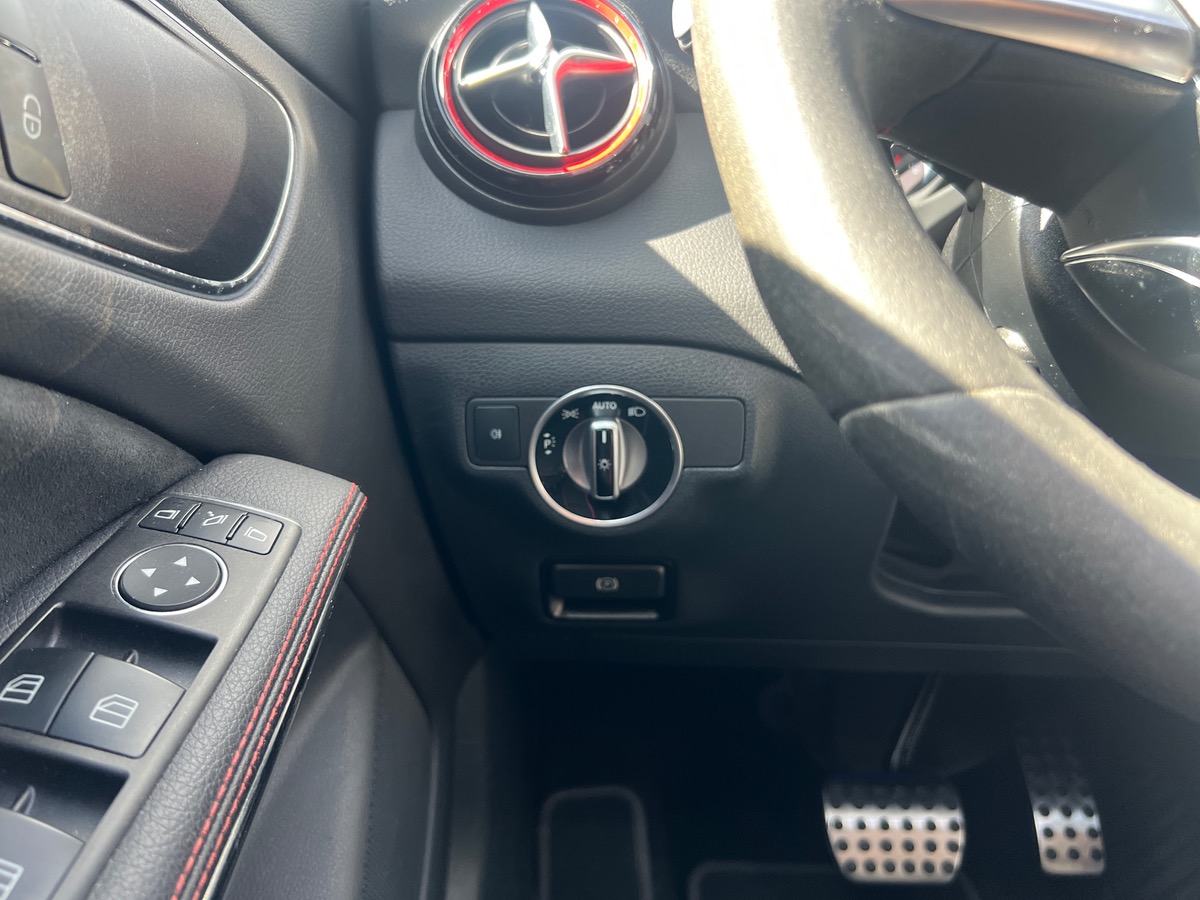 Mercedes-Benz CLA 45 AMG 381cv  4MATIC, SUIVI COMPLET MERCEDES, SIEGES CHAUFFANTS, HARMAN KARDON