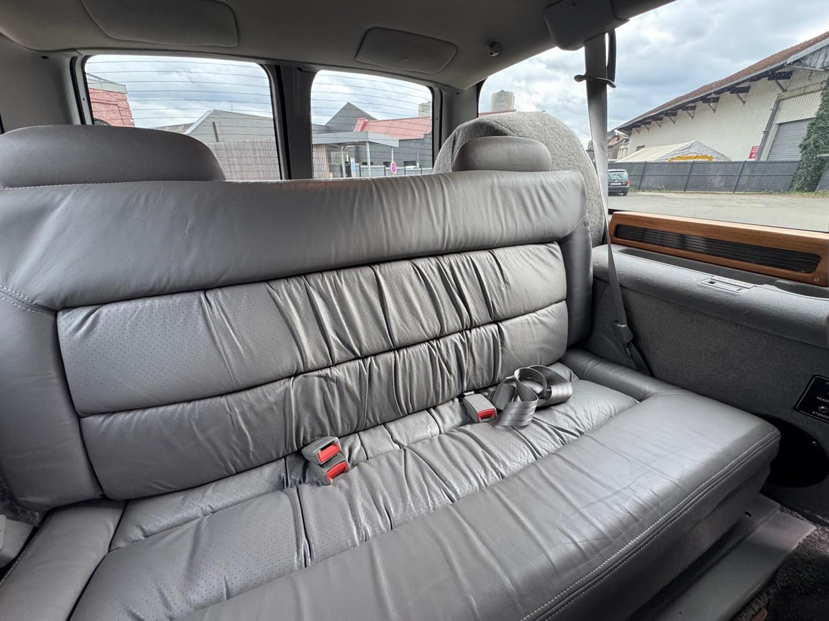 Chevrolet Suburban STARCRAFT 1500 5.7 V8 250cv 7 places