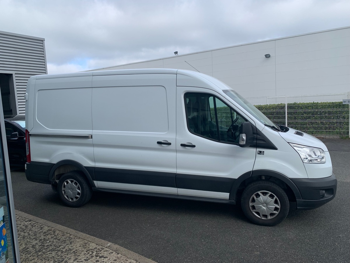 Ford TRANSIT 130 ch | Attelage | Régulateur de vitesse | Bluetooth | Plancher bois et latérale