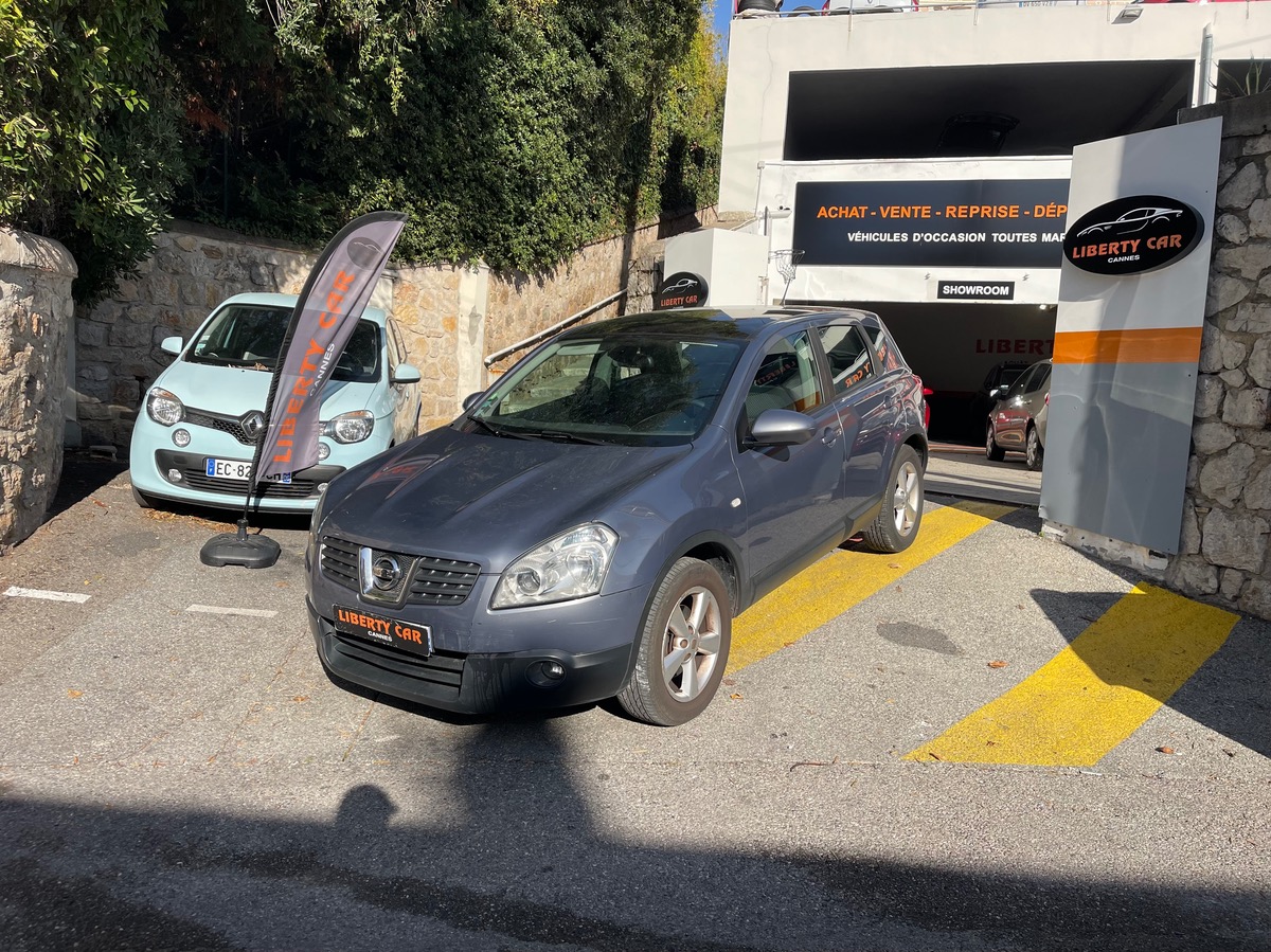 Nissan Qashqai 2.0 i 140 CV  All-Mode 4WD / Toit Panoramique / Boite Auto