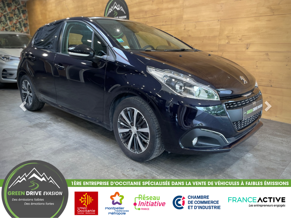 Peugeot 208 ACTIVE // Toit panoramique // GPS // Caméra de Recul