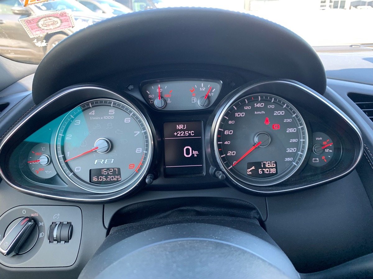 Audi R8 SPYDER 430 CHEVAUX | Siéges chauffants | Sellerie cuir Nappa Brun | Boîte manuelle trés rare
