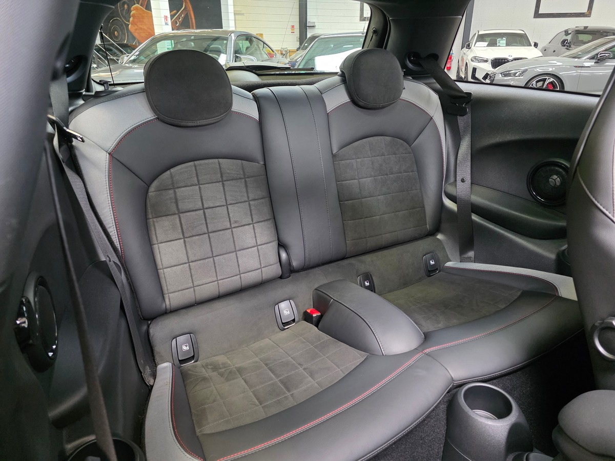 Mini Mini JCW III JOHN COOPER WORKS 1to6 EDITION // EDITION LIMITEE 999 EXEMPLAIRES MONDE