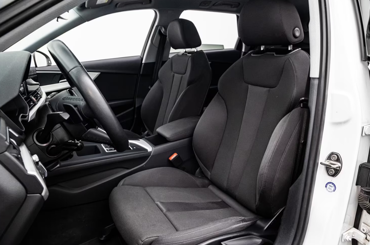 Audi A4 Avant V 40 TDI 204ch S line S tronic 7