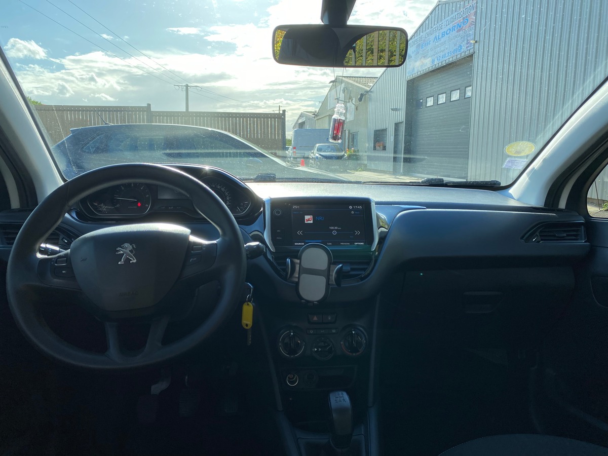 Peugeot 208 1.6 hdi 100 cv - IDEAL JEUNE PERMIS - RIEN A PREVOIR - REGULATEUR