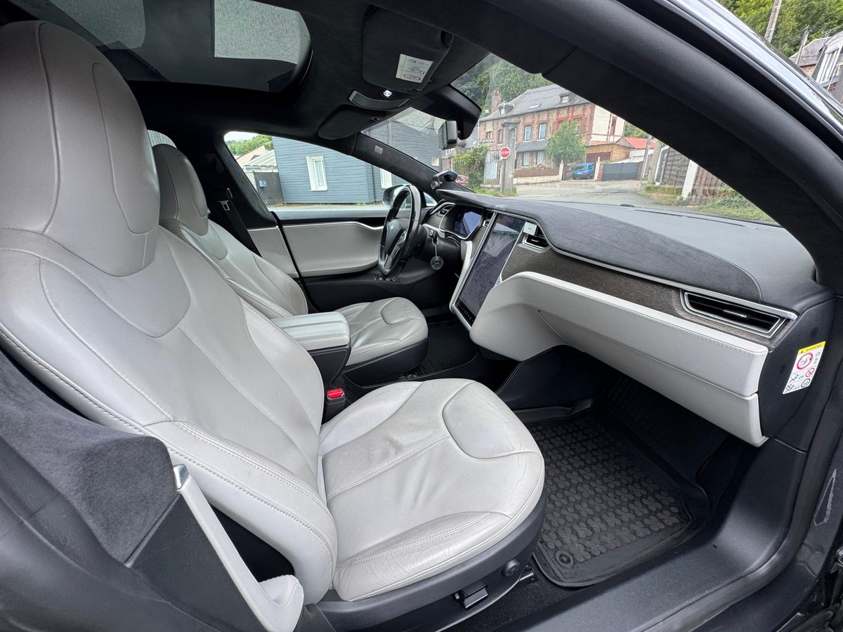 Tesla Model S 85 367CV 7 places - Recharge gratuite à vie
