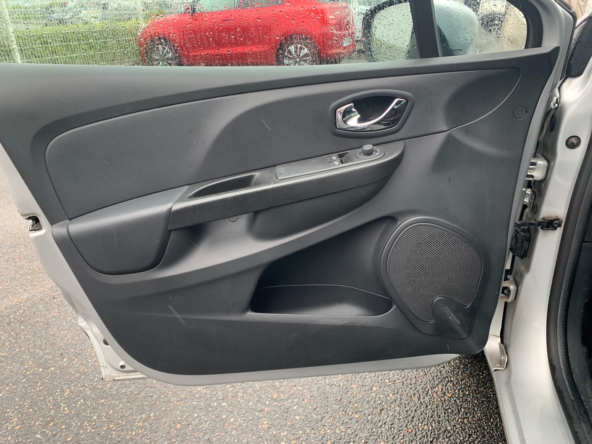 RENAULT Clio IV 75 ch | Régulateur de vitesse | Bluetooth | Kit de distribution changé chez RENAULT