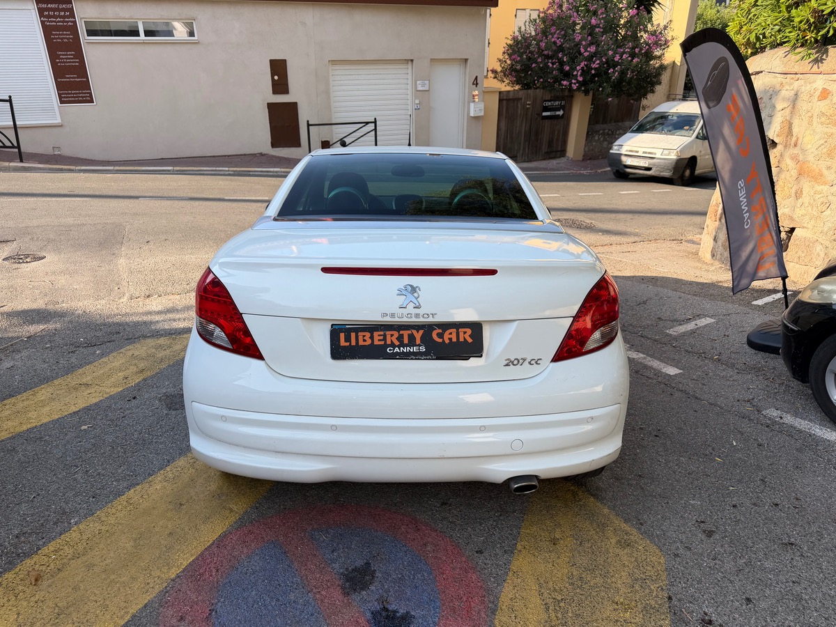 Peugeot 207 CC 1.6 120 CV / 1er Main /KM Réel / Boîte auto / GPS / Intérieur Cuir/ Féline
