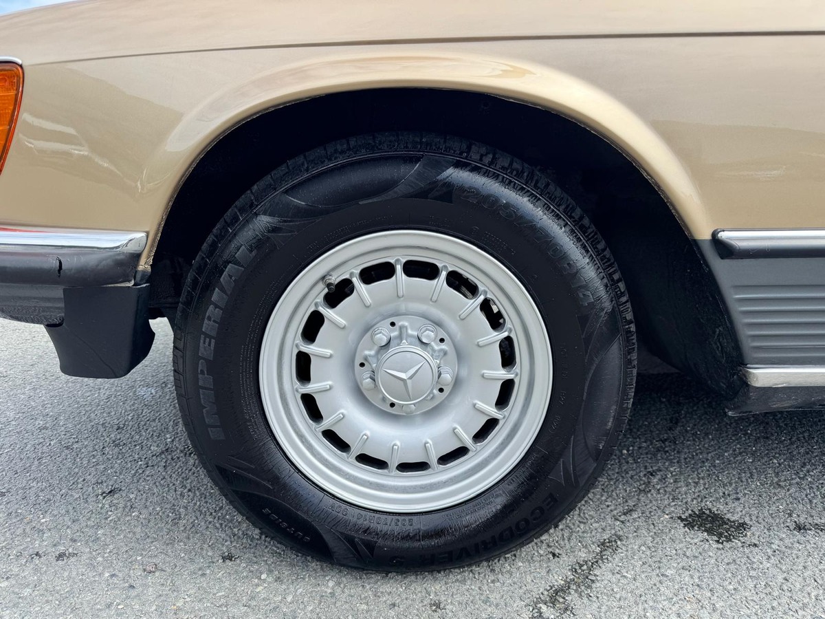 Mercedes-Benz SLC 500 V8 (C107) 240cv - Française - Kilométrage non garanti
