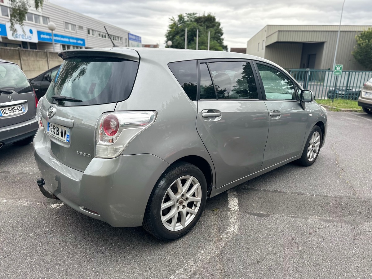 Toyota Verso 2.0 D-4D 128 CV skyview 4XCBL