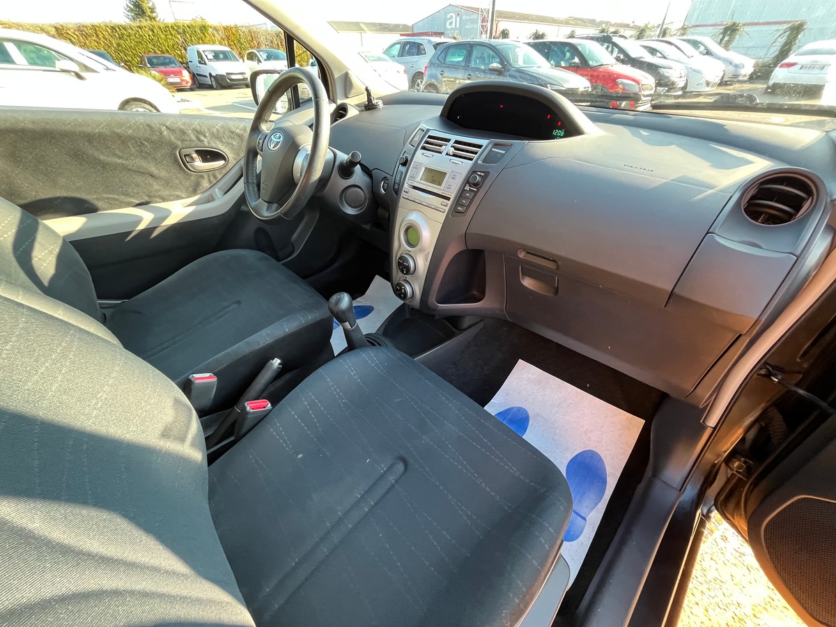 Toyota Yaris 2 1.3 VVTi 87 ch LUNA PACK