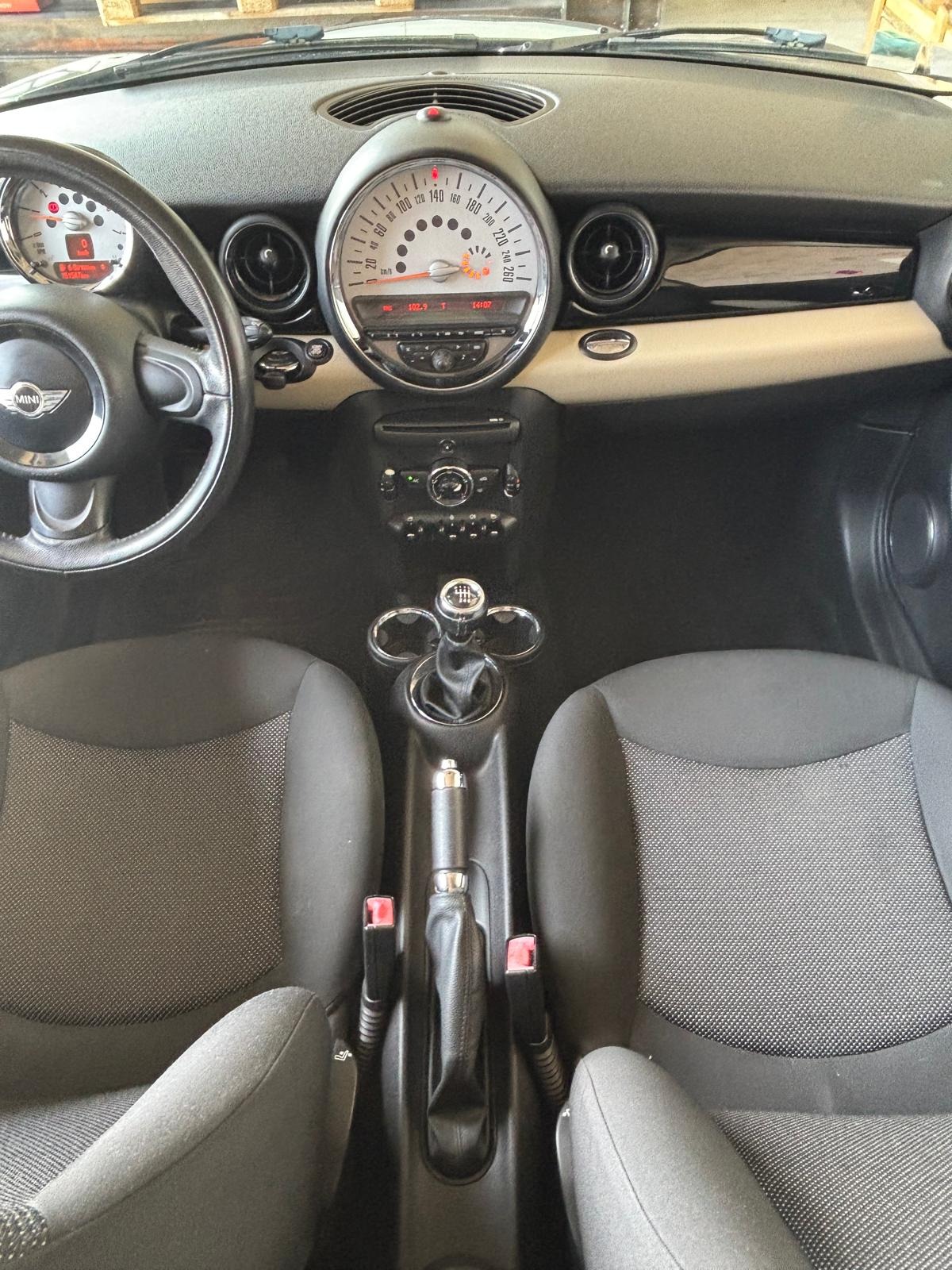 Mini Cooper D - 1.6D -  112cv - Garantie 12 Mois