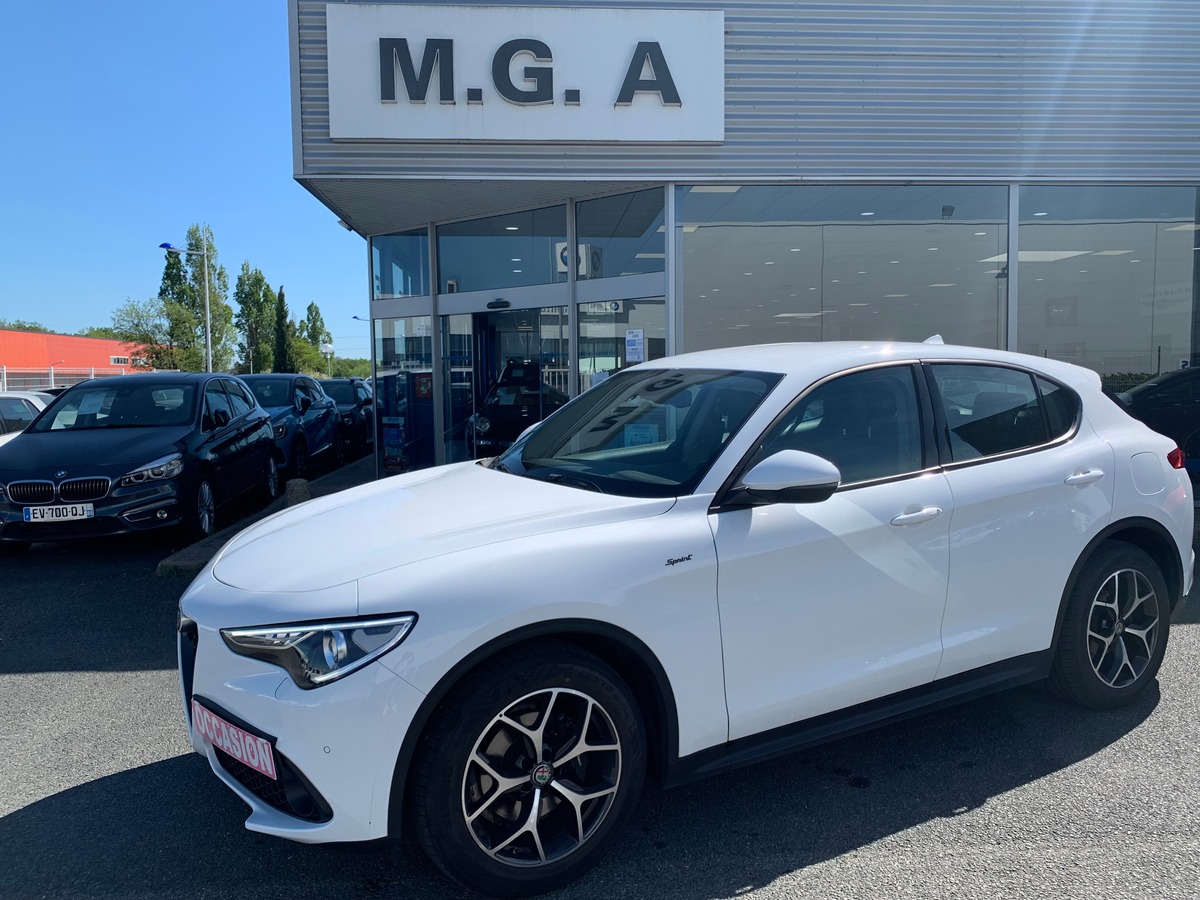 Alfa Romeo Stelvio 190 ch | Sprint | Caméra recul | Apple car Play | Coffre assisté électriquement