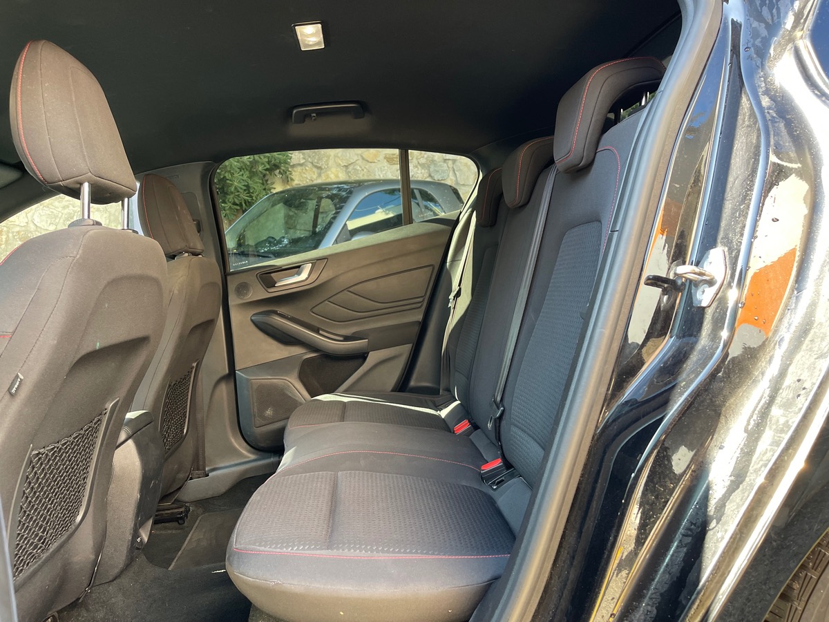 Ford Focus 1.0 SCTI 125 CV / ST LINE / Phase 2 / CarPlay / Caméra / Jantes /
