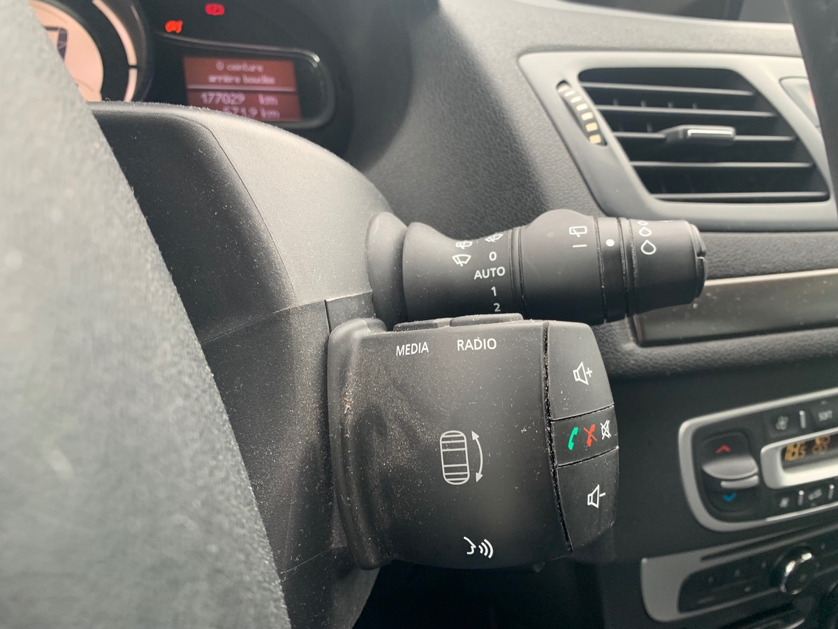 RENAULT Megane Estate 110 ch | Business | GPS | Régulateur de vitesse | Radar de recul | Bluetooth