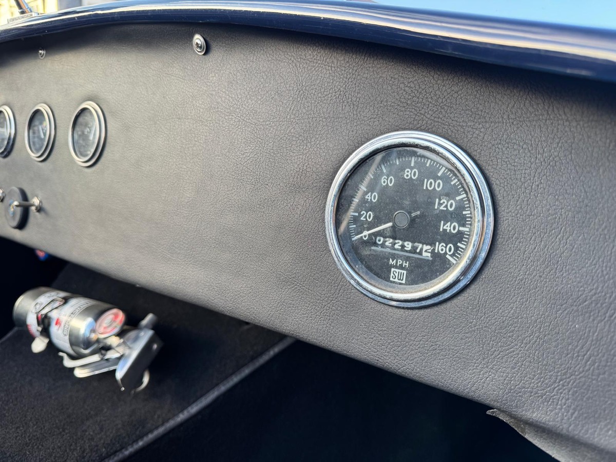 AC Cobra 289 FIA 6.4/390 Edelbrock 450cv - Restauré