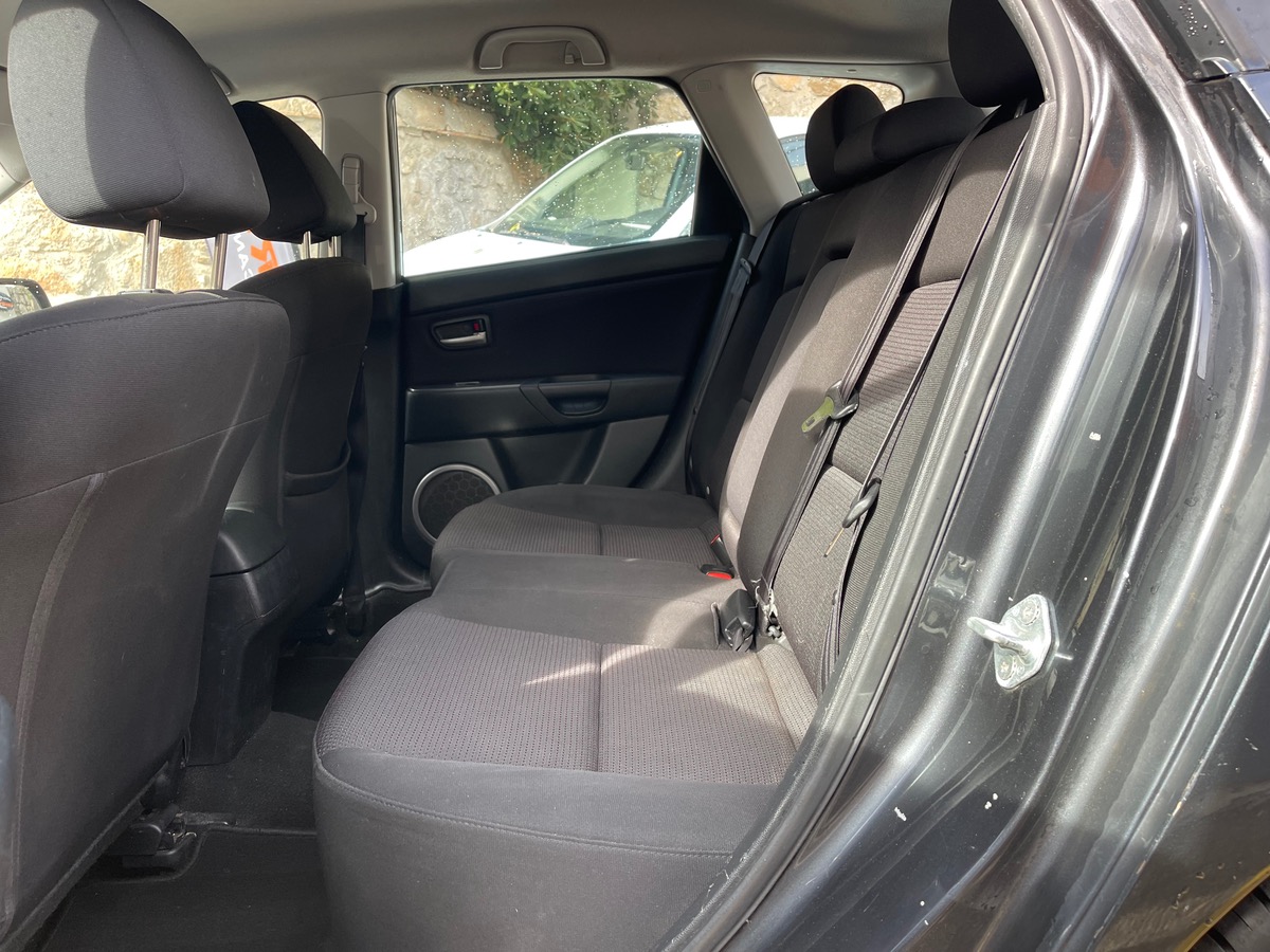 Mazda 3 1.6 i 105 CV / Phase 2 / 5 Portes / Boite Auto /