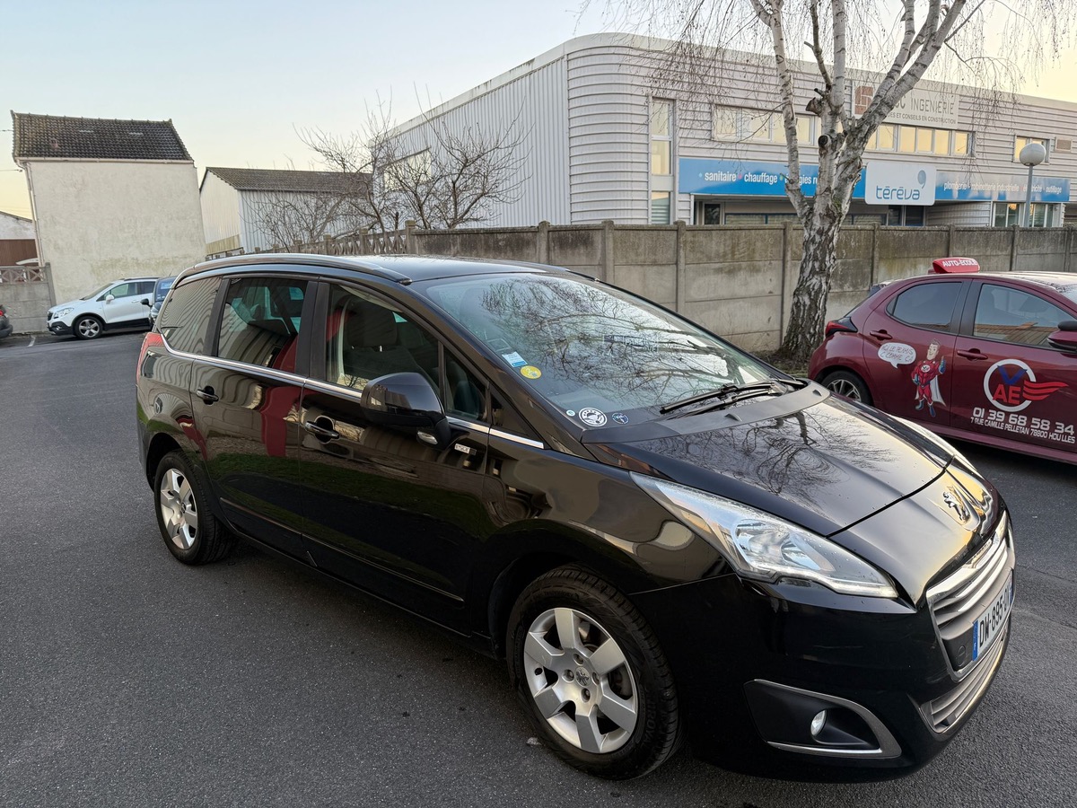 Peugeot 5008 1.6 HDI 115 CV S&S 7 place styles en 4XCBL