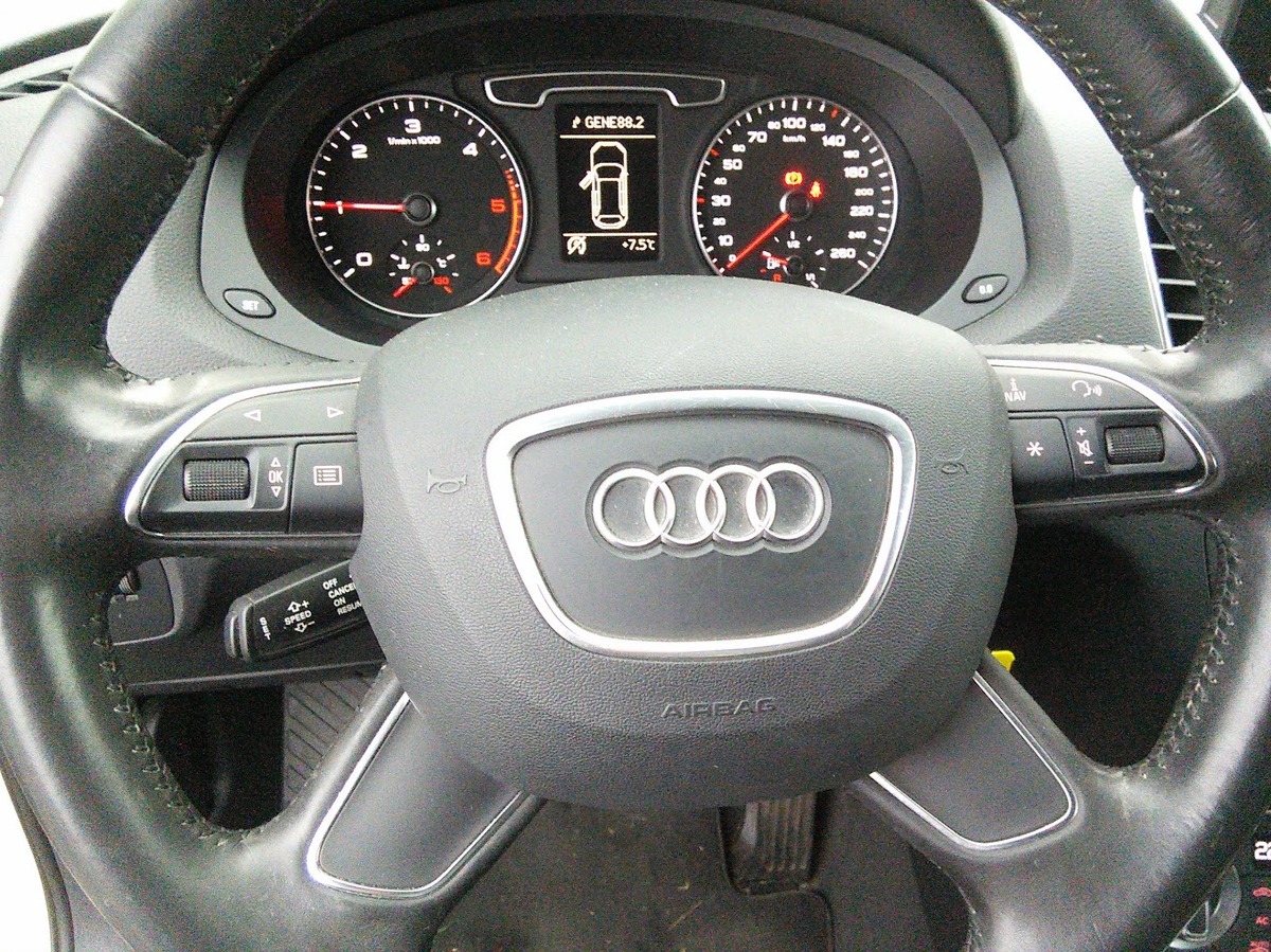 Audi Q3 2WD Série 1  2.0 TDI  DPF 140  CLIM -  1ERE MAIN - Distribution et embrayage fait