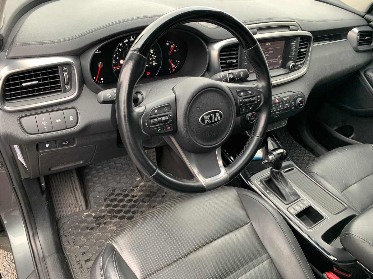 Kia Sorento 200 ch | Premium | 7 Places | AWD | Toit ouvrant panoramique | GPS | Régulateur vitesse