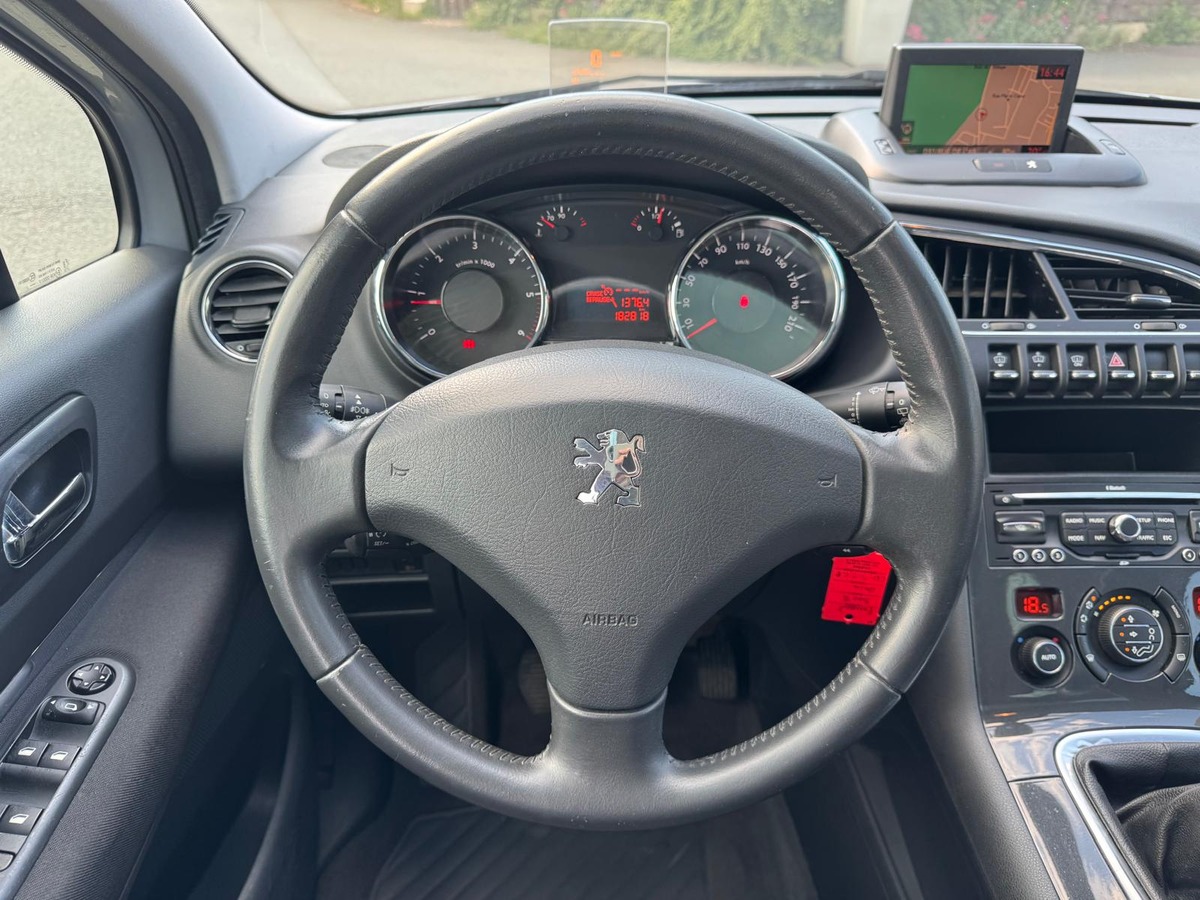 Peugeot 3008 1.6 HDI PREMIUM PACK