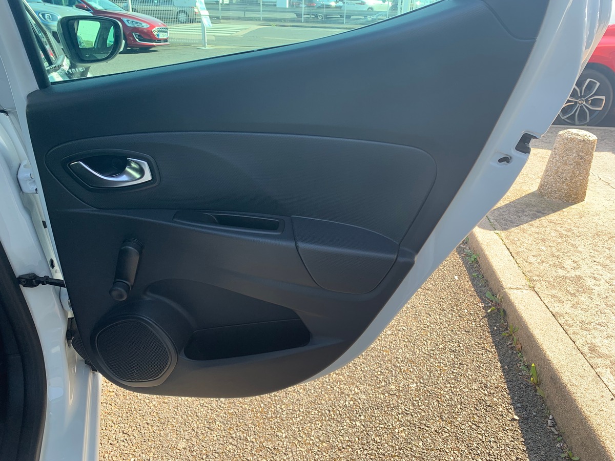 RENAULT Clio IV 75 chevaux | Limited | Caméra de recul | GPS | Bluetooth | Régulateur de vitesse