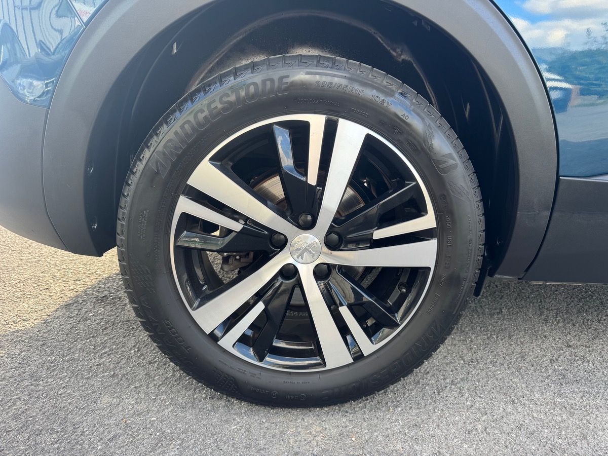 Peugeot 5008 1.5 BHDI 130CH EAT8 GT + ATTELAGE