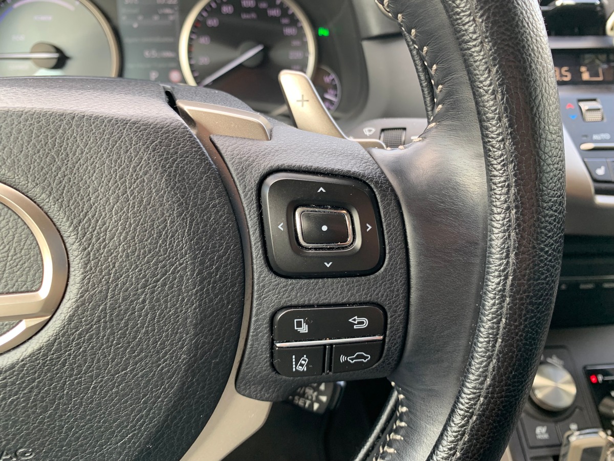 Lexus NX 300h 155 chevaux | Luxe | AWD | Caméra recul | Régulateur vitesse | GPS | Siéges chauffants
