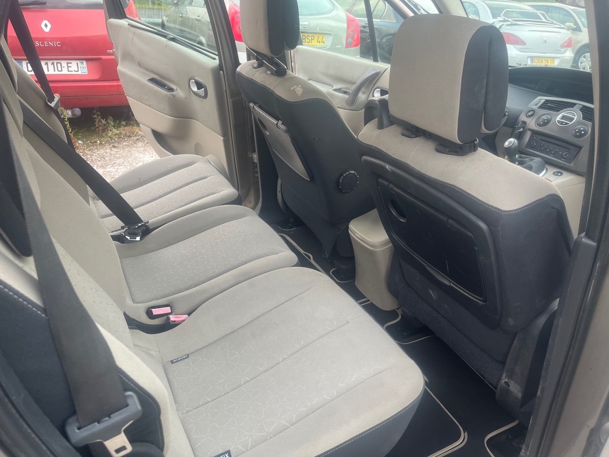 RENAULT Grand Scenic 1.9 DCI 130CH