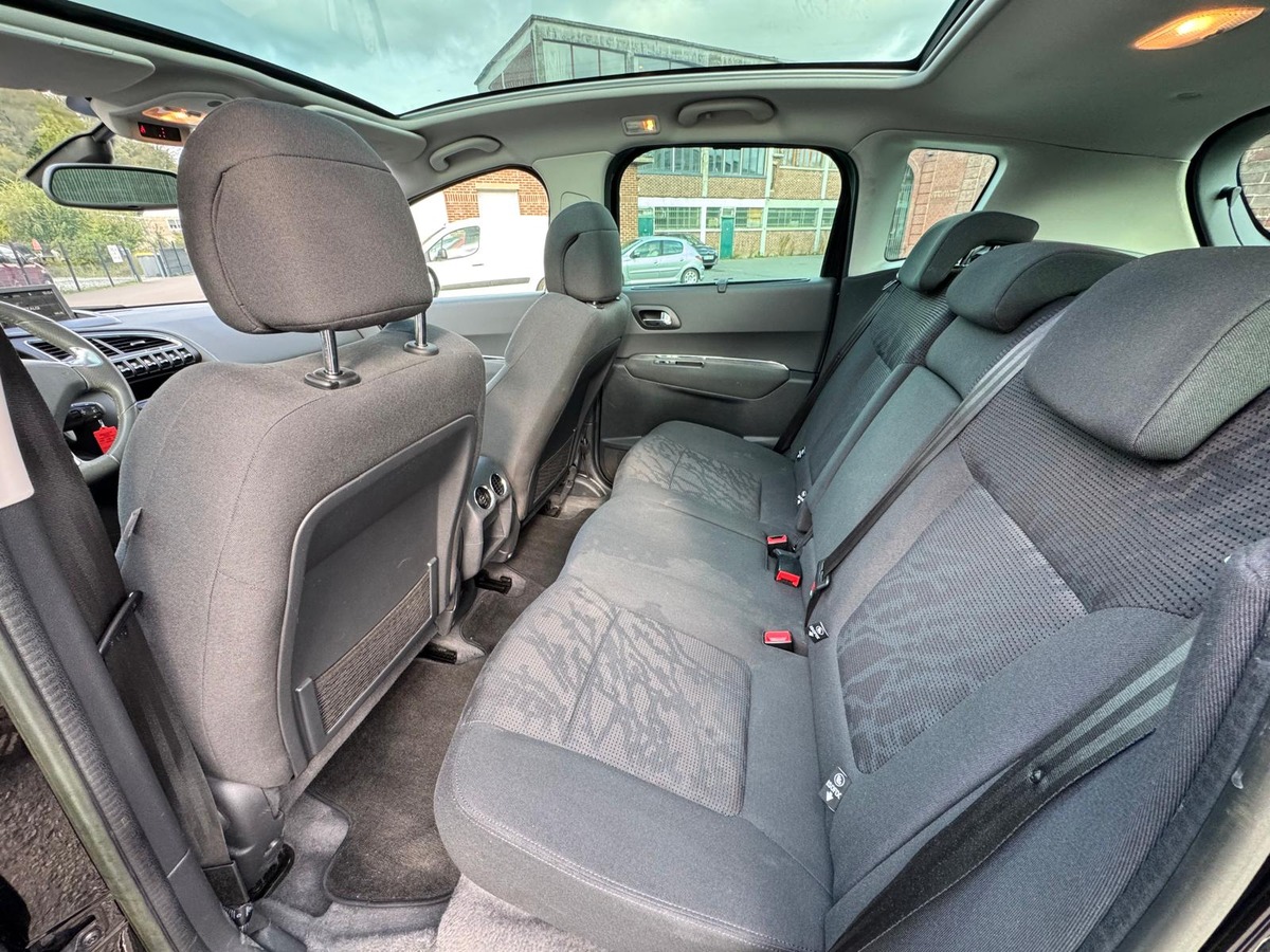 Peugeot 3008 1.6 HDi 115cv Allure - Attelage - Garantie