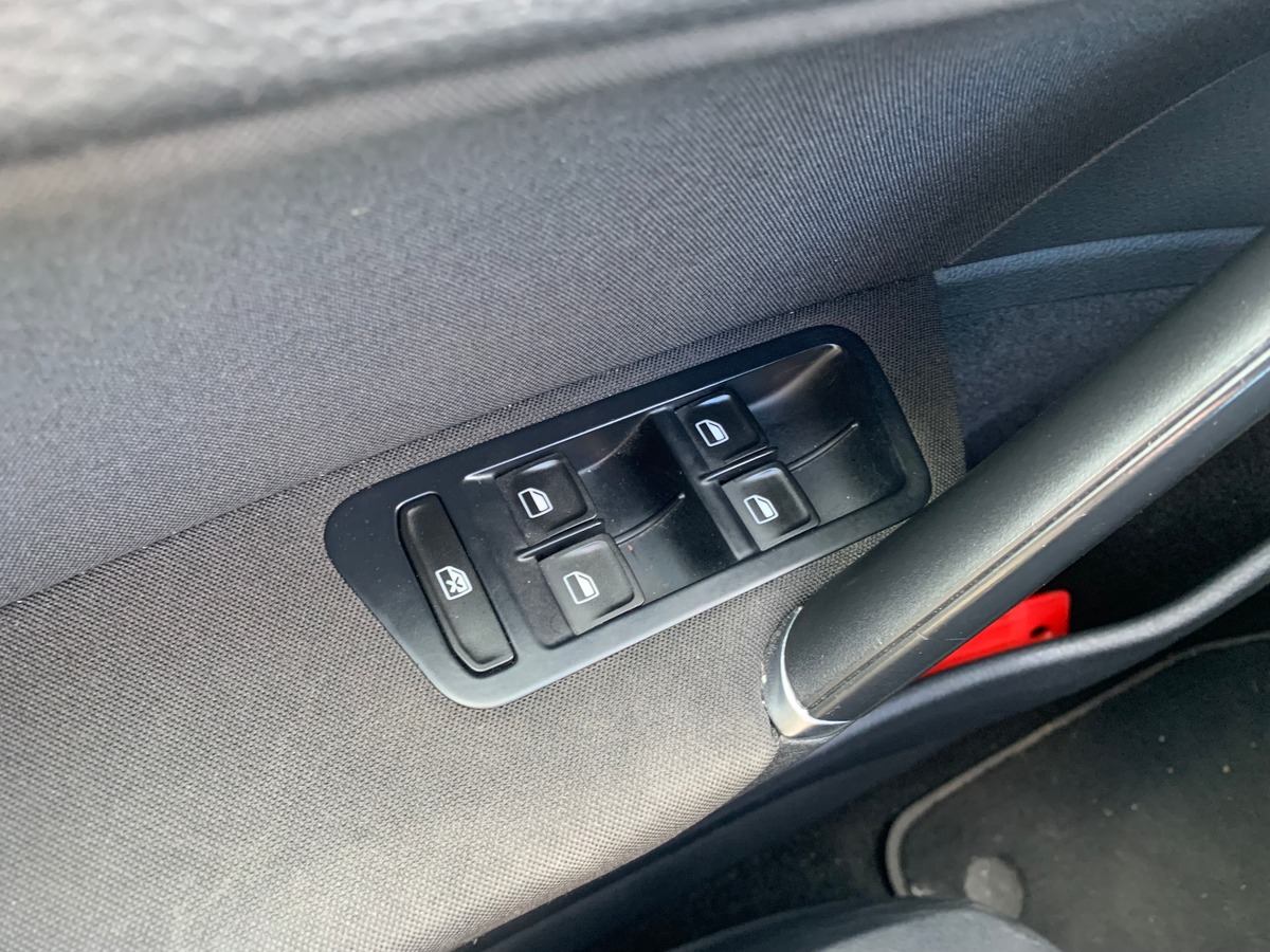 Volkswagen GOLF 7 105 ch | Confortline | Toit ouvrant | Régulateur de vitesse | Radar avant et arriére