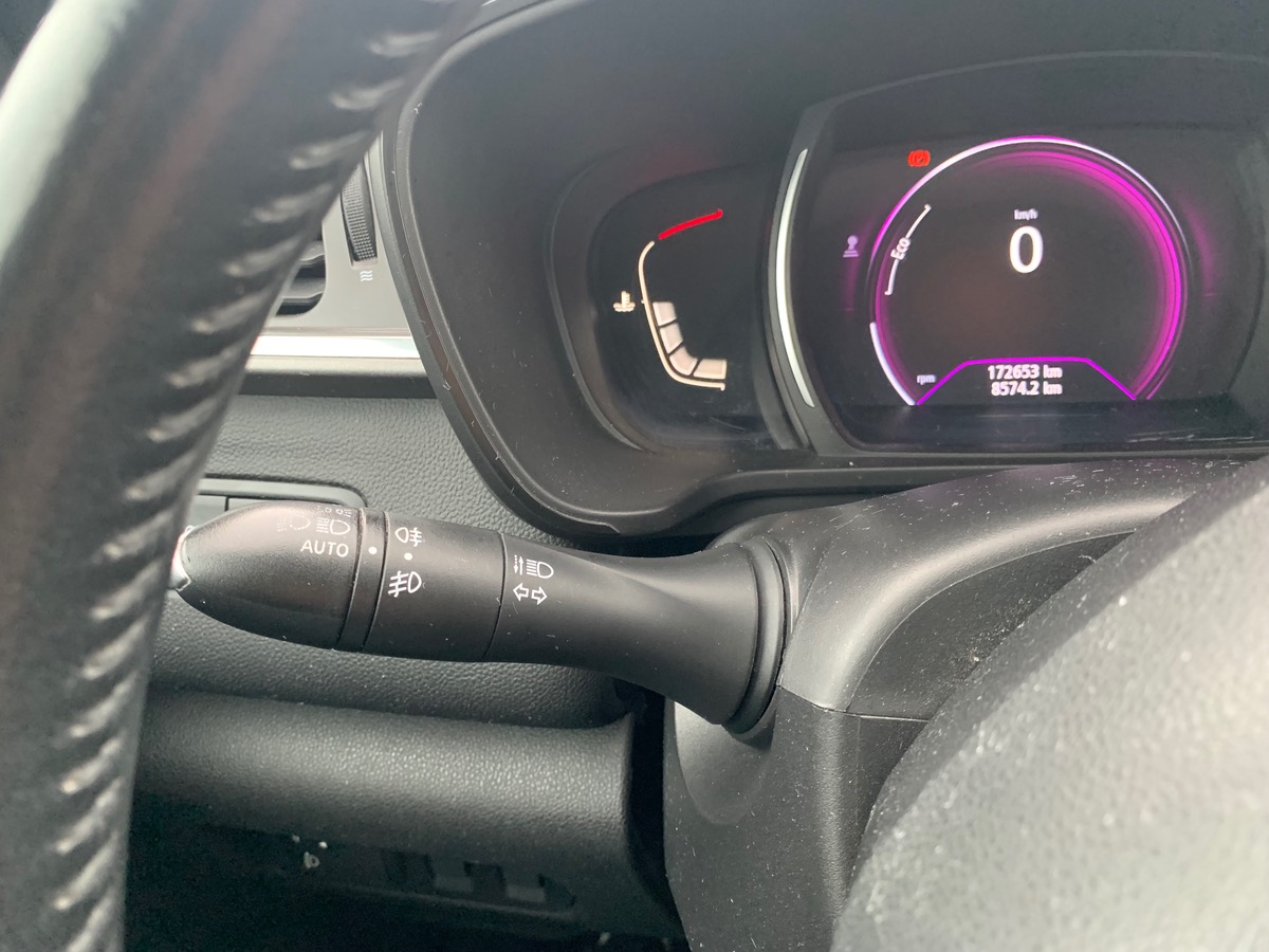 RENAULT Kadjar 110 ch | Business | Crochet d'attelage | Régulateur de vitesse | Radar avant arriére