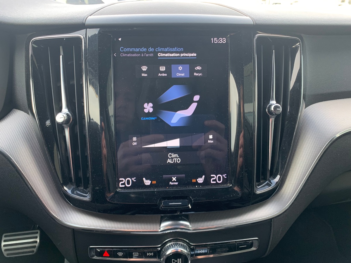 Volvo XC60 197 ch | R-design | Châssis Sport | Jantes Alu 21'' | Sièges Sport | Coffre électrique