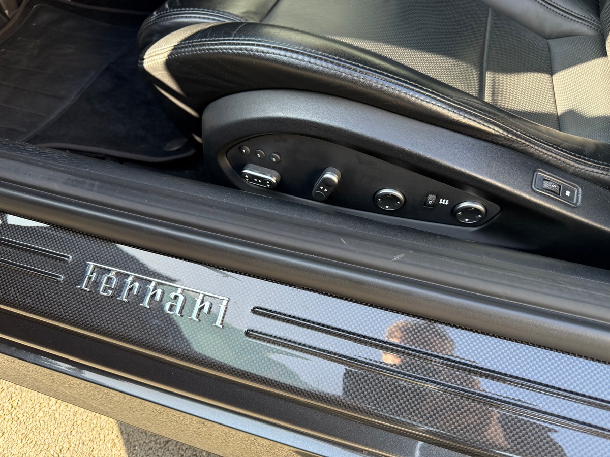 Ferrari Ff V12 / CARNET / 67009 KMS